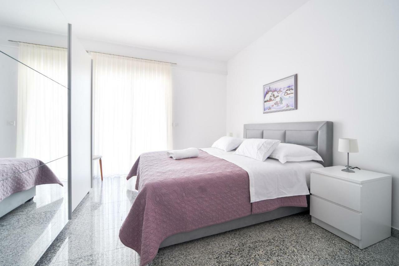סלינה Apartments Martom מראה חיצוני תמונה