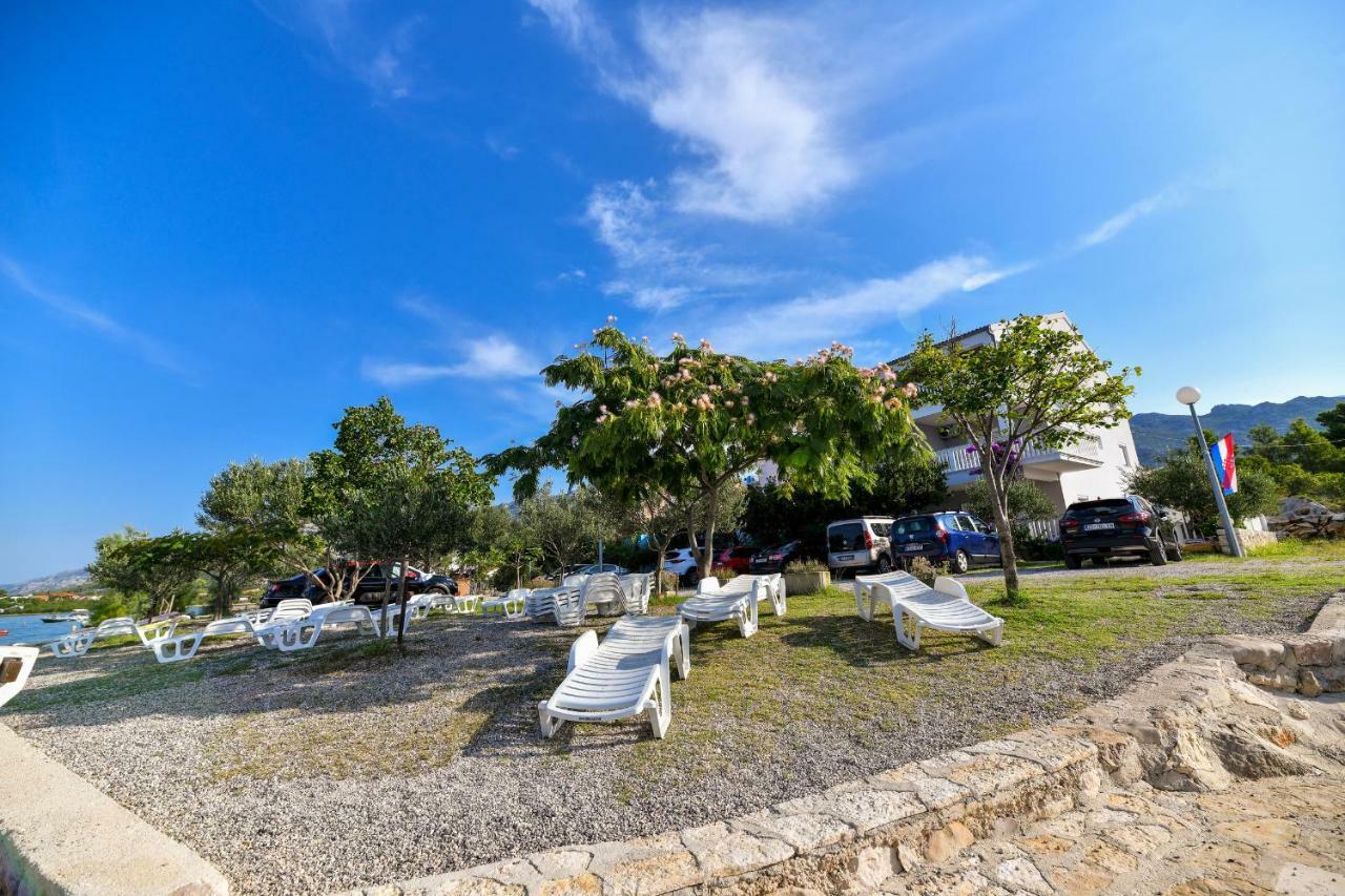 סלינה Apartments Martom מראה חיצוני תמונה