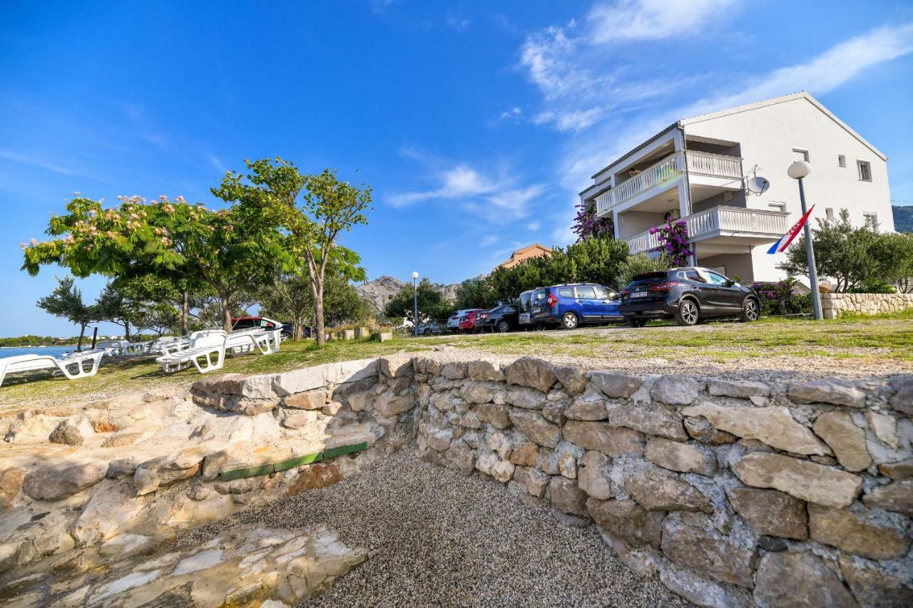 סלינה Apartments Martom מראה חיצוני תמונה