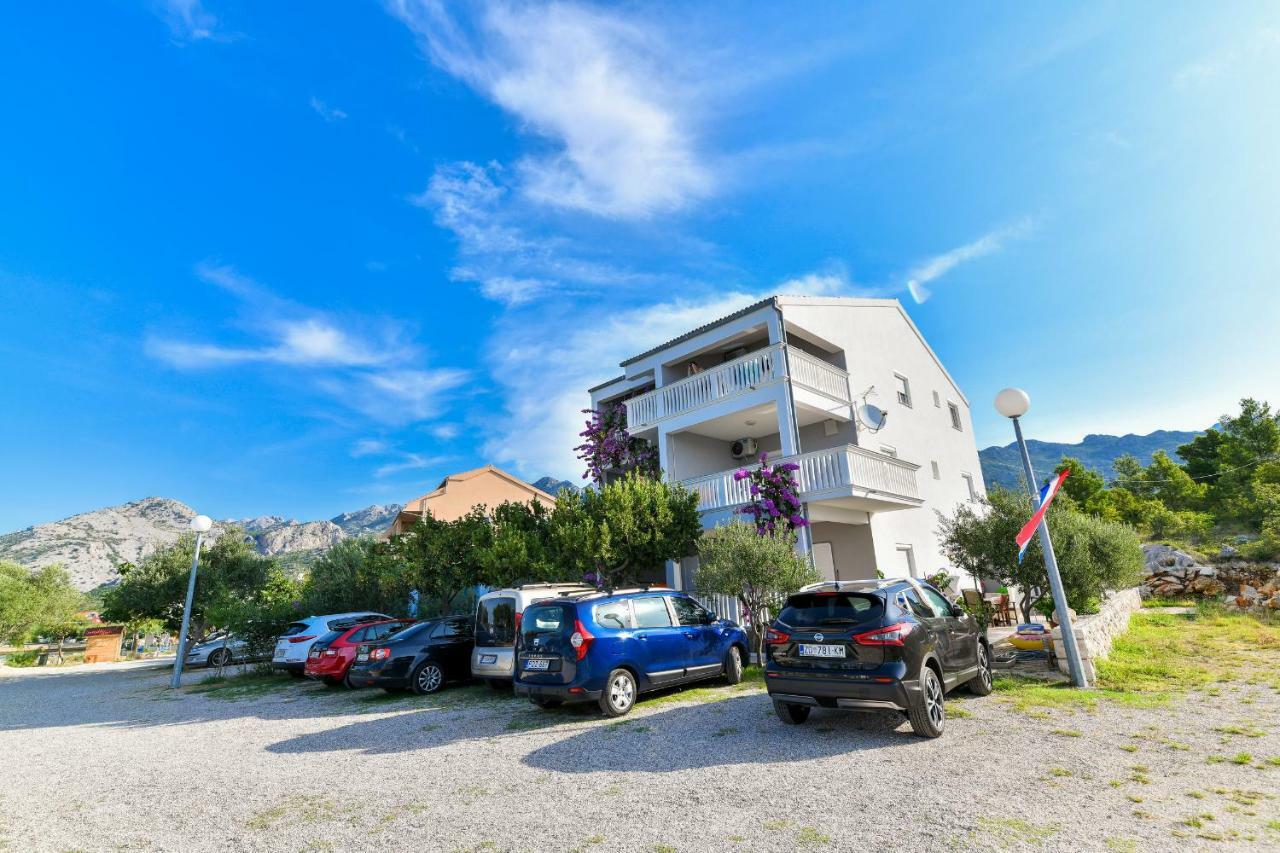 סלינה Apartments Martom מראה חיצוני תמונה